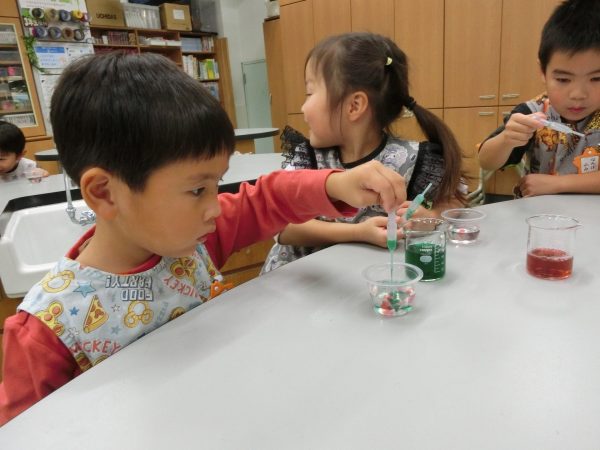 年長組　第２回　理科実験教室　11月6日（木）