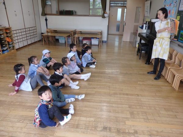 絵本の時間　４月２７日